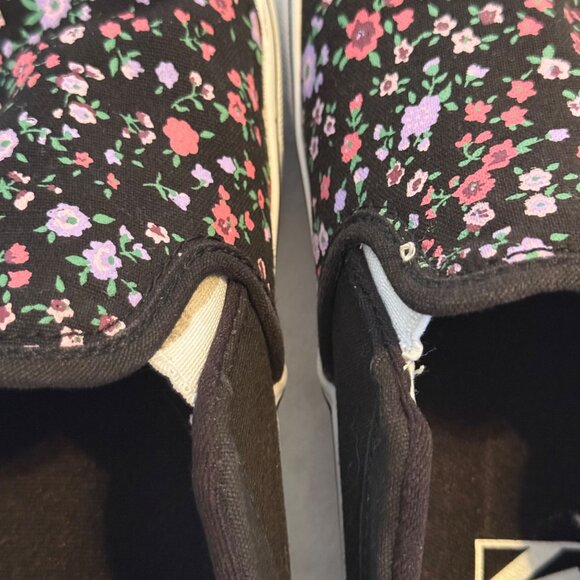 SIZE 8 WOMENS Vans Asher Ditsy Floral Black White Pink Slip-On Sneakers - Picture 10 of 10